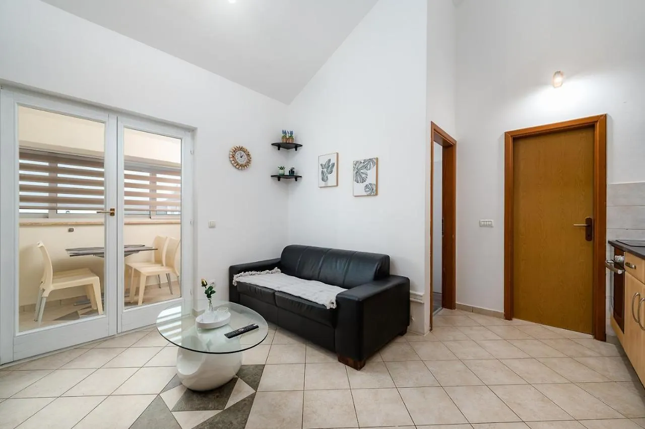 Apartment More Zambratija  0*, Zambratija (Istria) Croatia